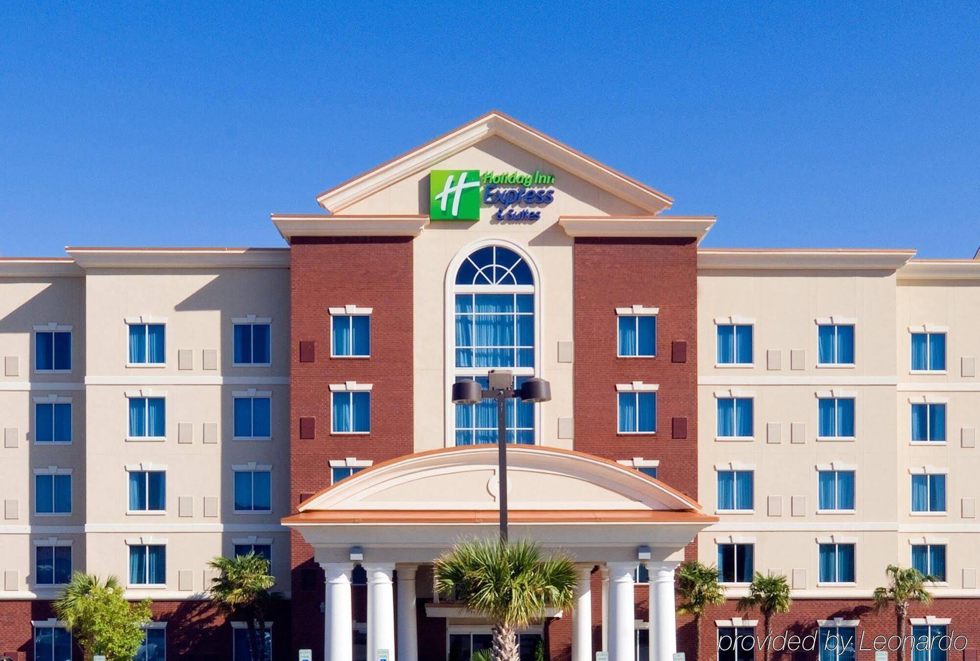 Holiday Inn Express Hotel & Suites Columbia-Fort Jackson, An Ihg Hotel Exterior foto